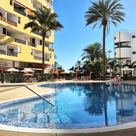Paseo Maritimo View דירה