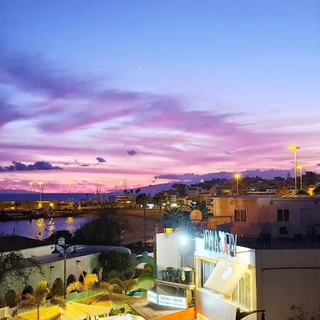 Paseo Maritimo View ארונה